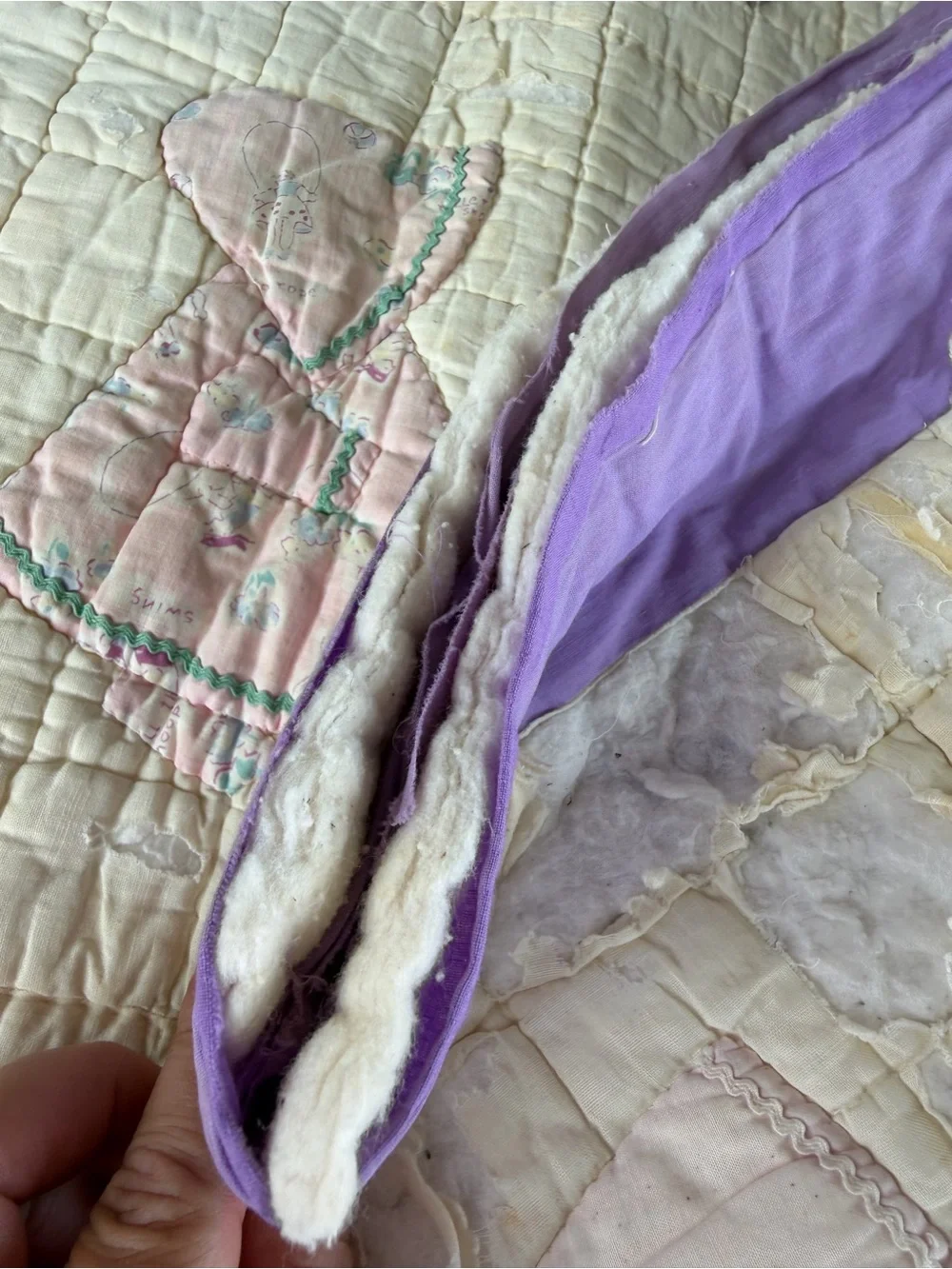 VTG Sunbonnet Sue Baby Lap Quilt Hand Sewn Purple Pastel 35x53 Damaged Cutter